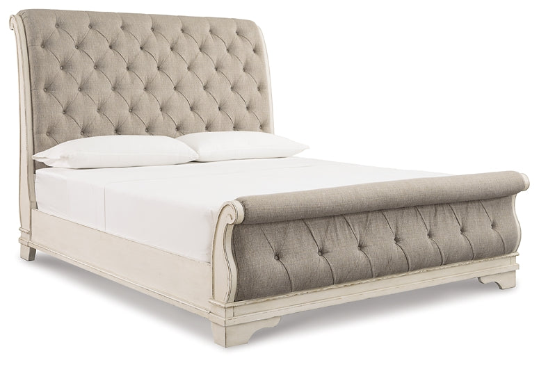 Realyn Sleigh Bed With Mirrored Dresser
