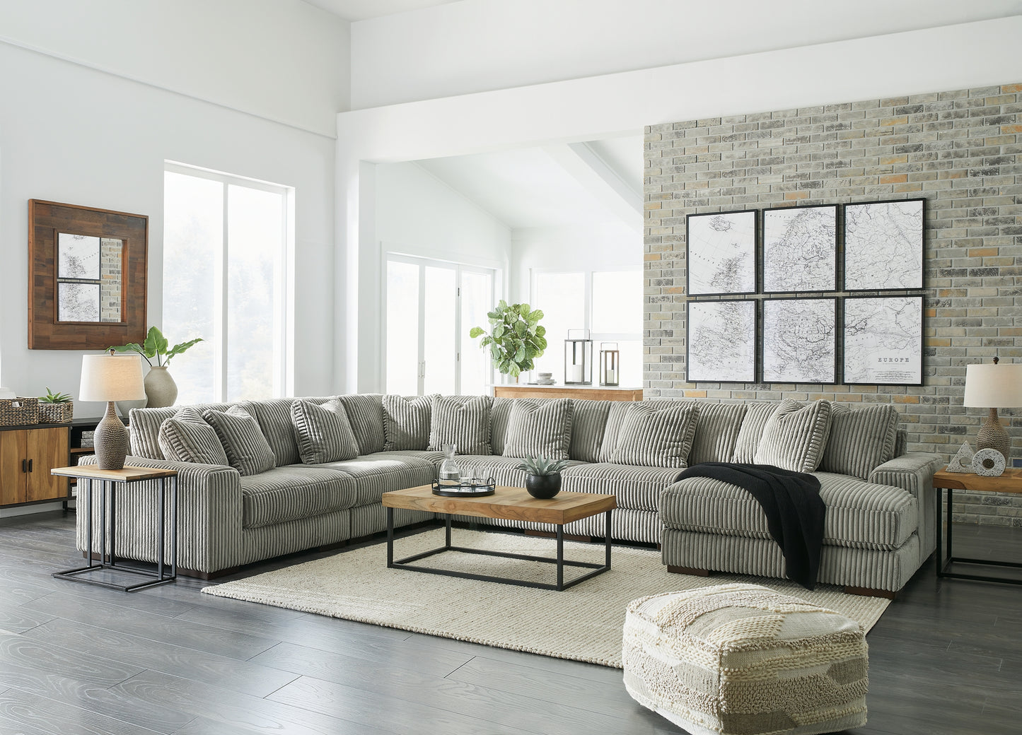 Lindyn 6-Piece Sectional with Chaise